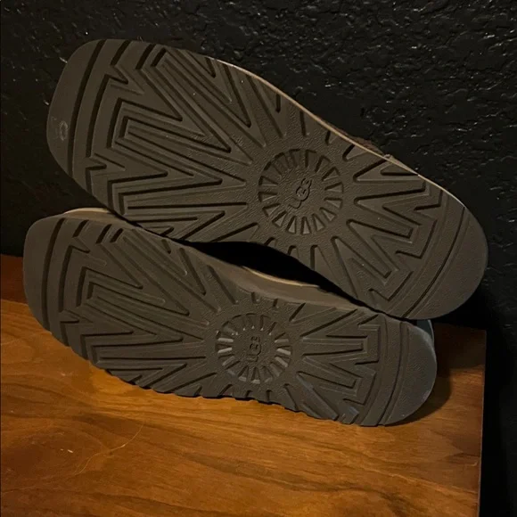 Ugg Brown Suede Women's Ankle Boots - Picture 5 of 7